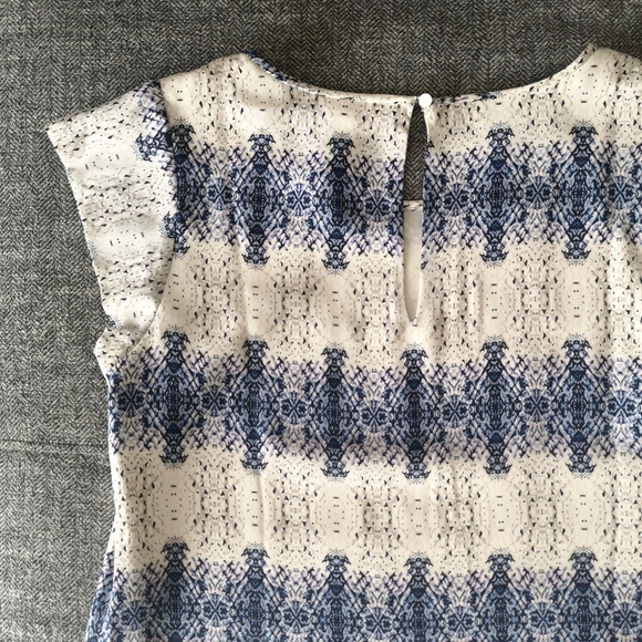 Kenar 100% Silk Blue Porcelaine Print Short Sleeve Dress - Picture 5 of 10